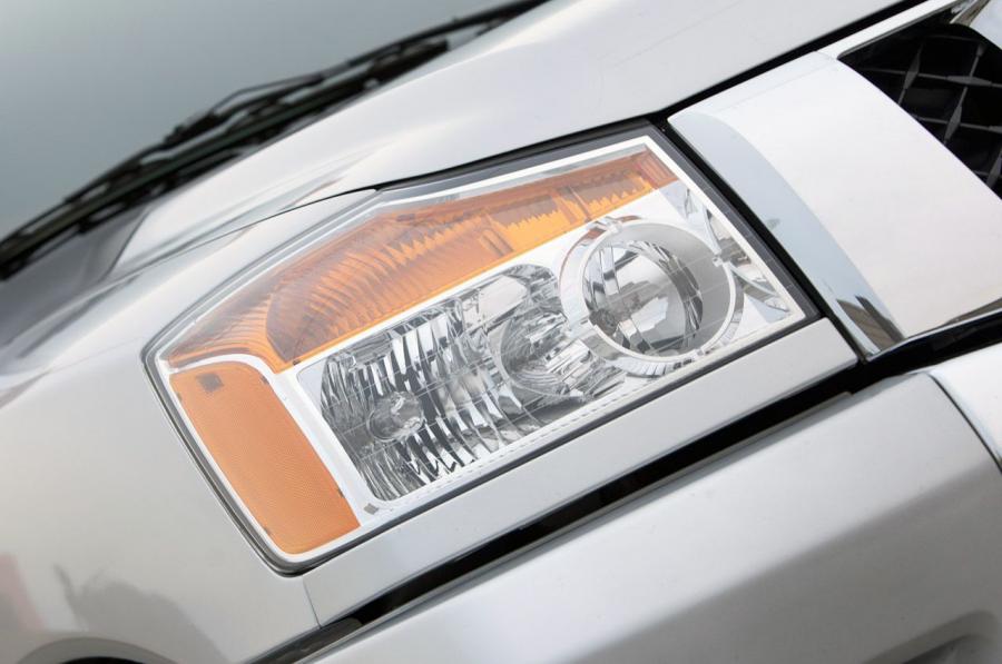  Nissan Titan 2012 года  (фото 2 из 26)